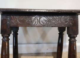 Antieke Engels krukje, Jointstool 17e eeuw