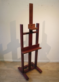 Oude houten schildersezel