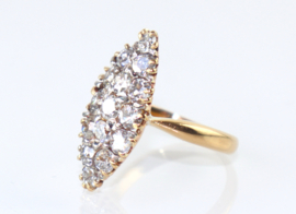 Antieke 20 kt gouden ring met oudslijpsel diamanten