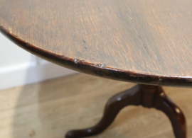 Antieke Engelse tilttop tafel