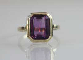 Gouden ring met amethist