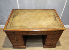 Antiek Engels bureau met lederen blad