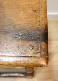 Antiek Engels krukje,  jointstool