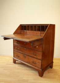 Antieke Engelse secretaire