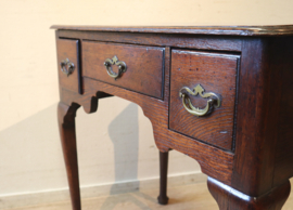 Antiek Engels wandtafeltje, lowboy