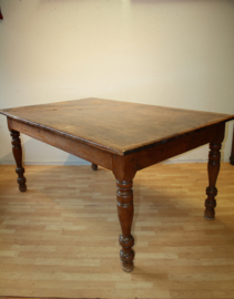 Antieke tafel