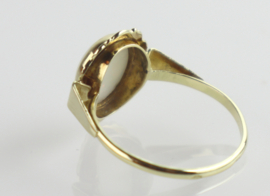 Vintage gouden ring met opaal