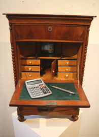 Antiek miniatuurkastje, meesterstukje 19e eeuw