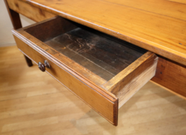 Antieke Franse tafel