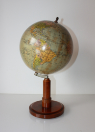 Antieke Nederlandse  globe, 1934