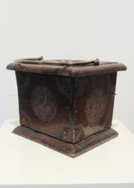 Antiek kerfsnede stoofje, 1770