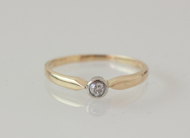 Antieke gouden solitairring met oudslijpsel diamant