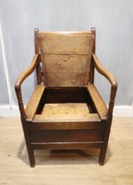 Antieke Engelse armstoel