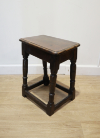 Antieke Engels krukje, Jointstool 17e eeuw