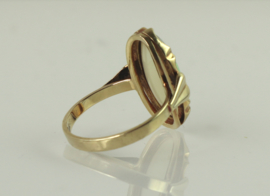 Vintage 14 gouden ring met prachtige grote opaal