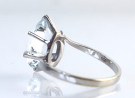 Witgouden ring 18 karaat met echte aquamarijn (beryl)