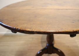Antieke Engelse bijzettafel, 18e eeuw