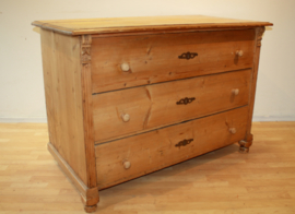 Antieke grenenhouten Hollandse commode