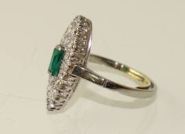 Antieke witgouden markiesring met smaragd en oudslijpsel diamanten