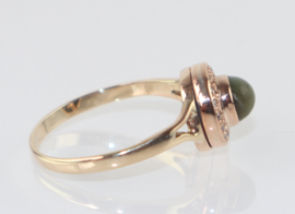 Antieke gouden ring groene kattenoog diamantjes