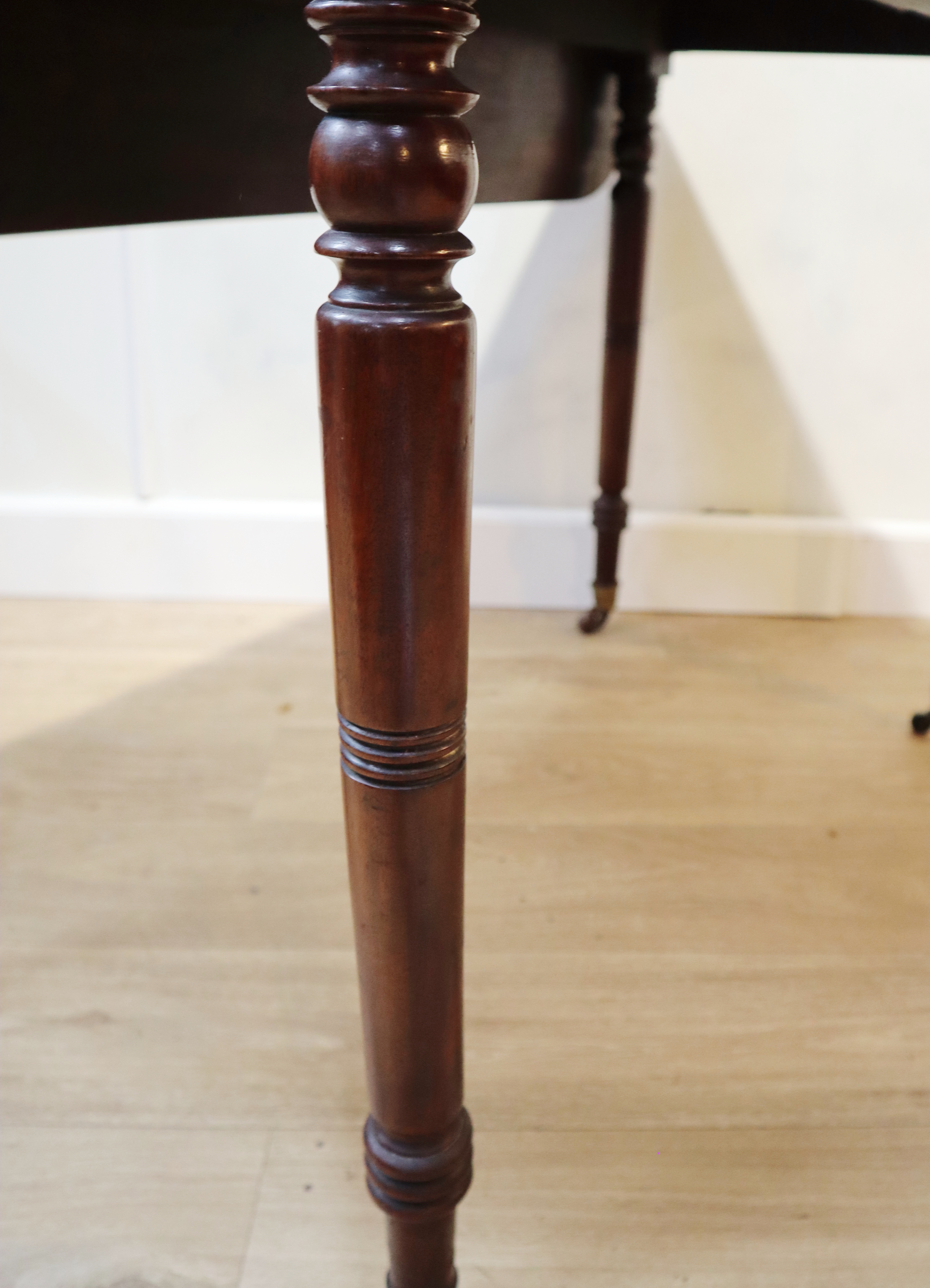 Antieke Engelse Pembroketafel, sidetable.
