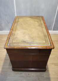 Antiek Engels bureau met lederen blad