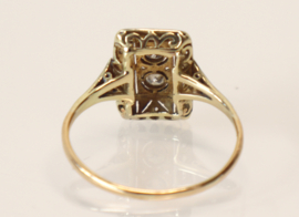 Mooi opengewerkte Art Deco gouden ring met diamanten