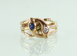 Antieke gouden ring slangen diamant saffier