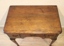 Antiek Engels wandtafeltje, lowboy