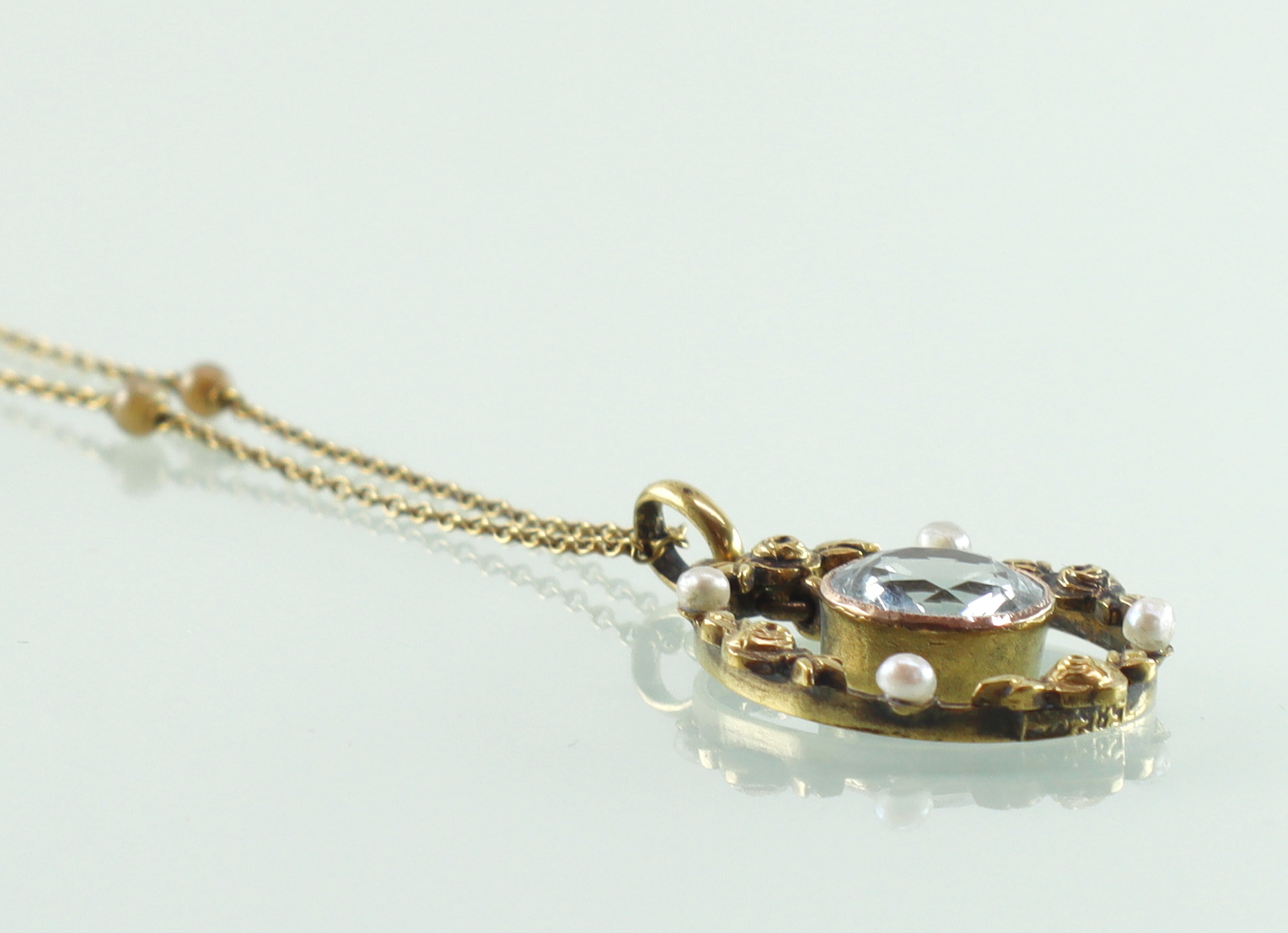 Antieke hanger aquamarijn zaadparels met collier