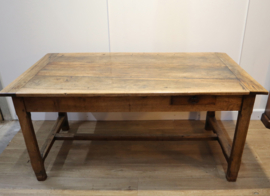 Antieke Franse notenhouten tafel