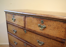 Antieke Engelse commode, 18e eeuw
