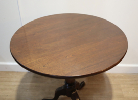 Antieke Engelse tilttoptafel