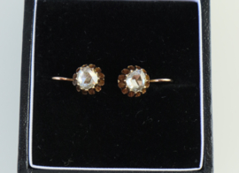 Antieke 19e eeuwse gouden oorbellen met roosdiamant