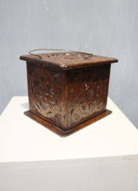 Antiek kerfsnede stoofje