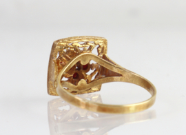 18 karaat gouden ring met bloedkoraal