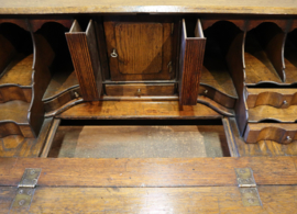 Antieke Engelse secretaire