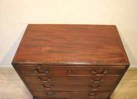 Antieke Engelse commode / Bachelor chest 18e eeuw