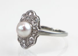 Fraaie Art Deco witgouden ring met diamant en parel