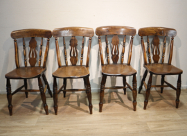 Set van vier antieke Windsorstoelen