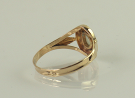 Antieke gouden ring met opaal en zaadparels, jaren ‘20/’30