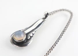 Art Deco zilveren hanger met maansteen, ca. 1935 Gebr. Reggers
