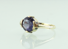 Art Deco gouden ring kleur veranderende saffier