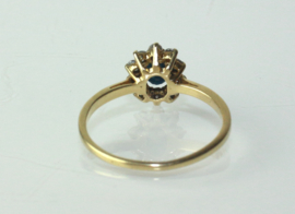 Klassieke gouden ring met saffier en briljant