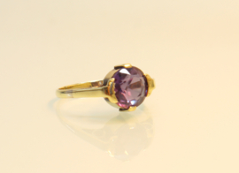 Art Deco gouden ring kleur veranderende saffier