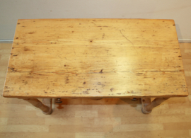 Antiek grenen wandtafeltje