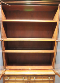 Antieke Engelse boekenkast