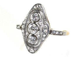 Art deco 14 kt gouden en platina ring met briljant geslepen diamanten