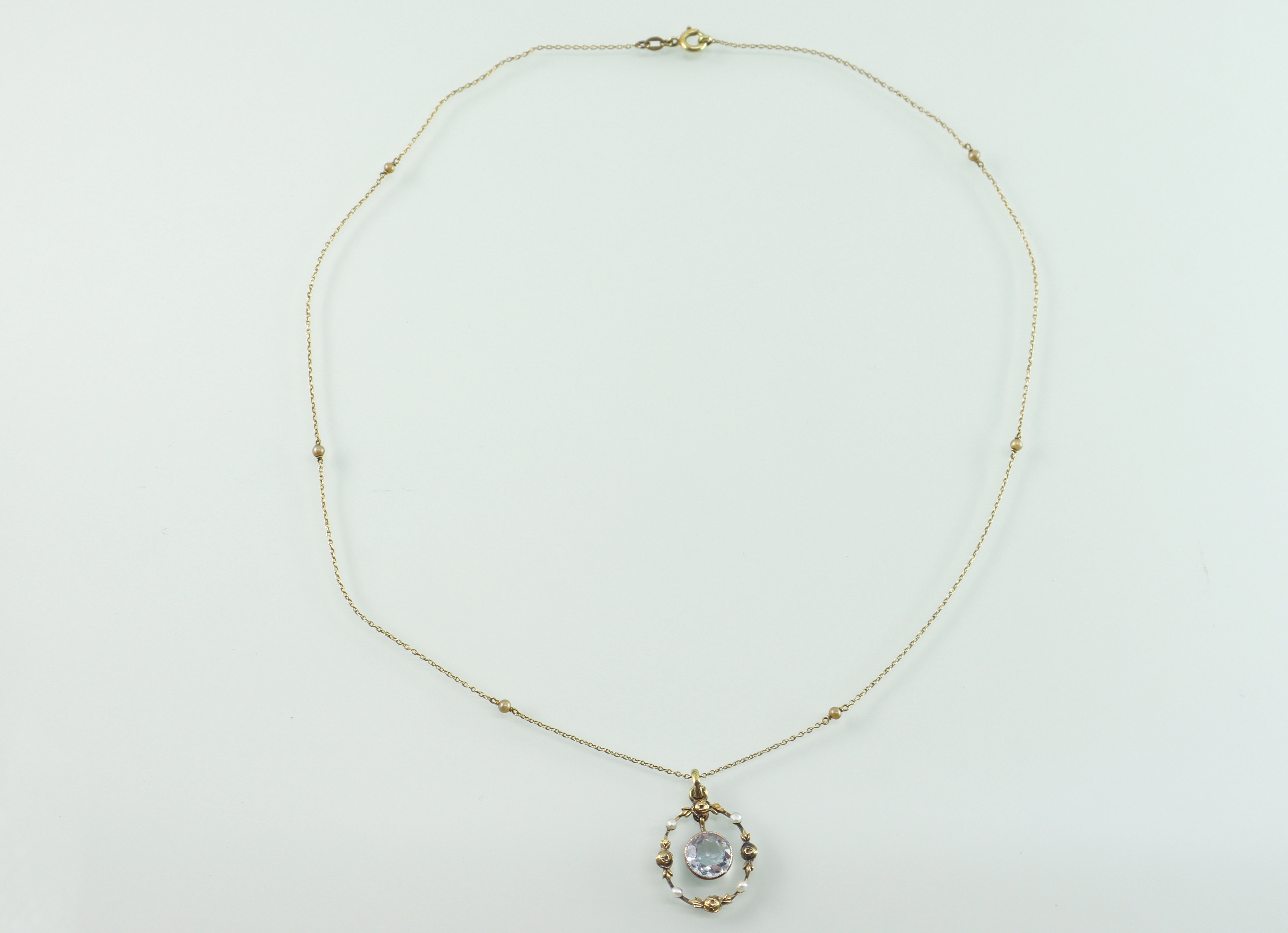 Antieke hanger aquamarijn zaadparels met collier