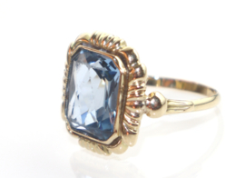 Vintage gouden ring met blauwe spinel